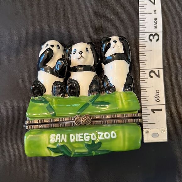 Panda trinket box from the San Diego zoo with a mini panda figure inside EUC - Picture 6 of 8